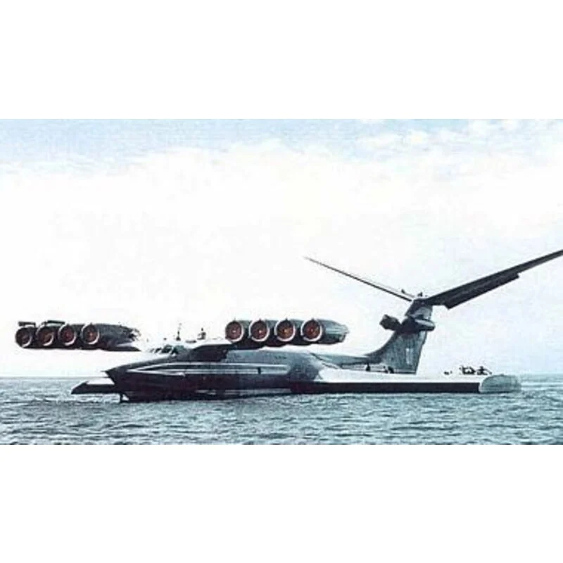 Anigrand Craftswork Alexeyev KM Ekranoplan Caspian Sea Monster. Includes BONUS Aircraft Of The Yakovlev Yak-15 Feather, Yurjev KIT-1 And SSAKTB SL-2 6 Anigrand Craftswork Alexeyev KM Ekranoplan Caspian Sea Monster. Includes BONUS Aircraft Of The Yakovlev Yak-15 Feather, Yurjev KIT-1 And SSAKTB SL-2 - Imagen 4